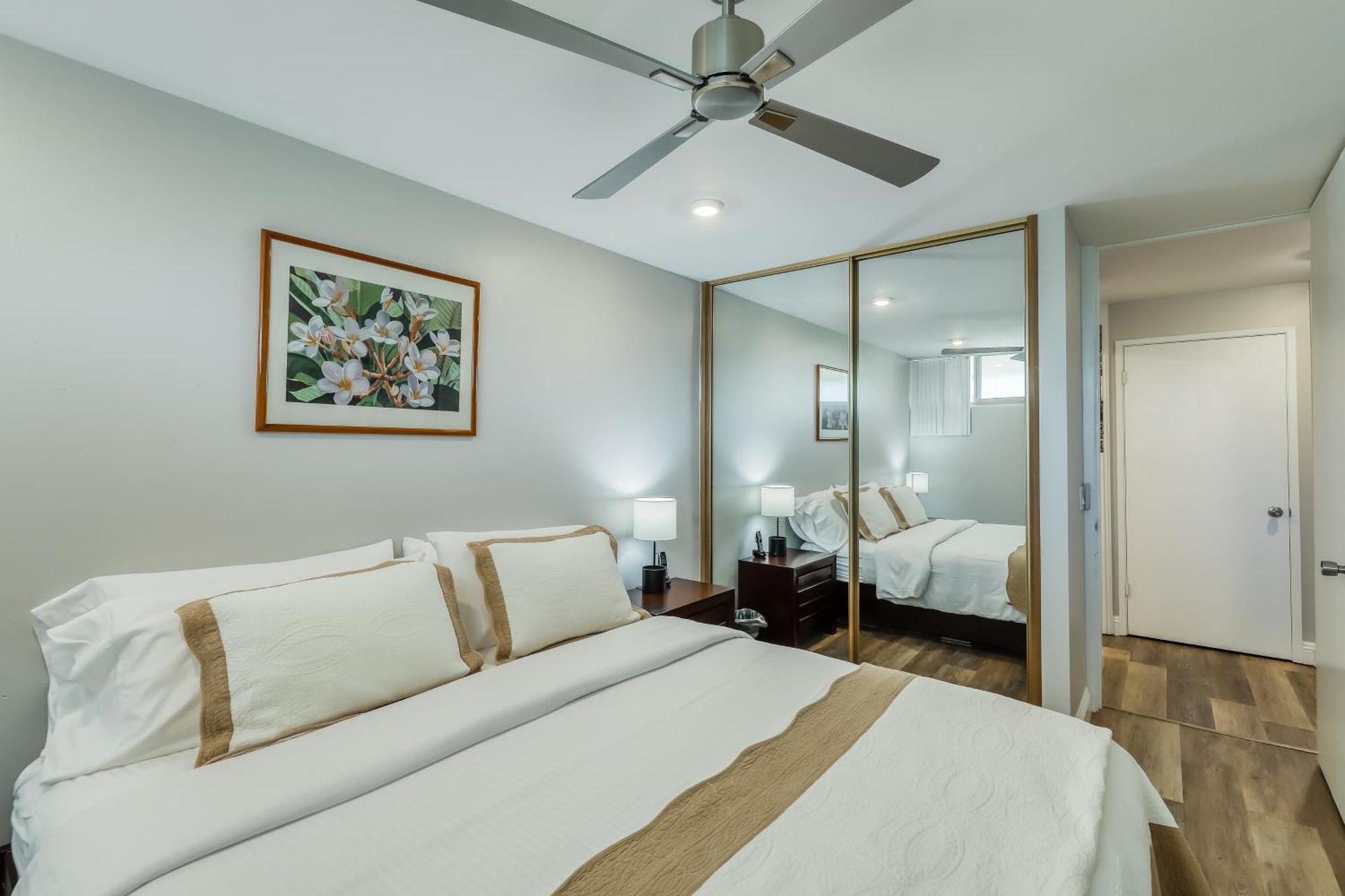 Kahana Reef Oceanfront Condos Room photo
